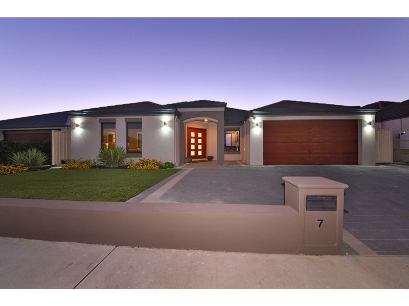 7 Naismith Road, Tapping WA 6065
