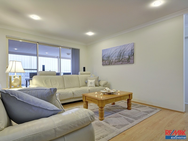 47 Abbey Green Rd, Banksia Grove WA 6031