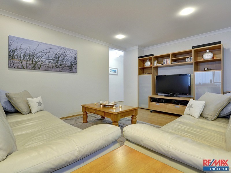 47 Abbey Green Rd, Banksia Grove WA 6031