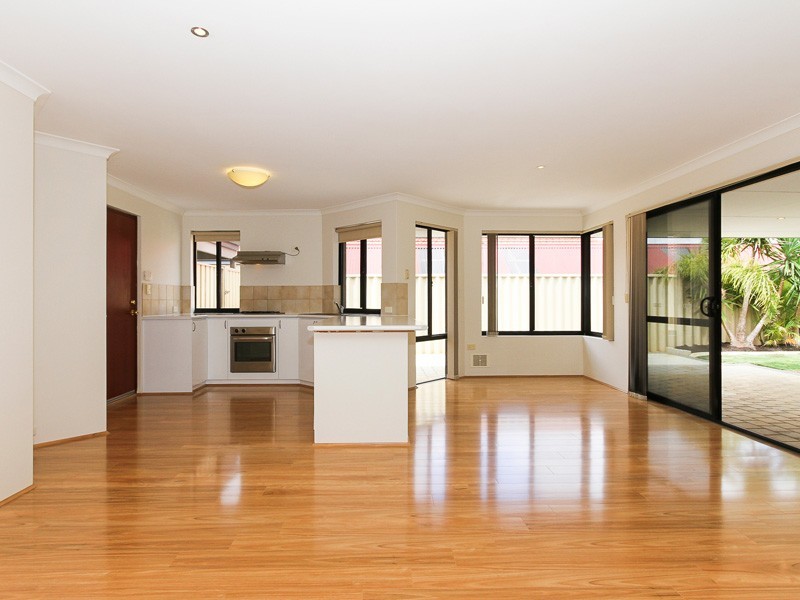 32 Shropshire Crescent, Butler WA 6036