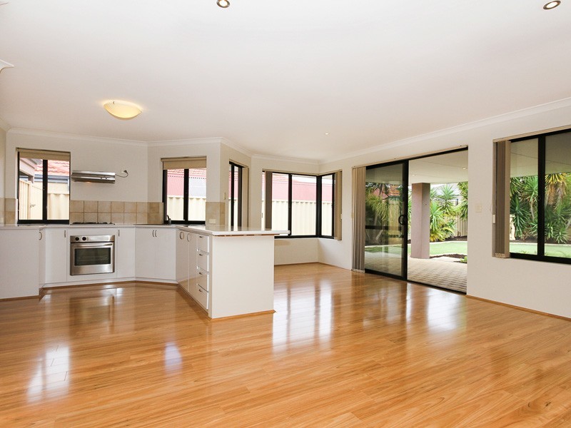 32 Shropshire Crescent, Butler WA 6036