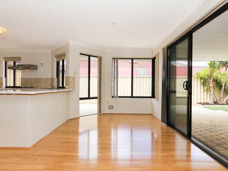 32 Shropshire Crescent, Butler WA 6036