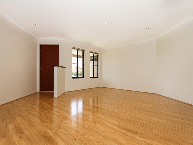 32 Shropshire Crescent, Butler WA 6036