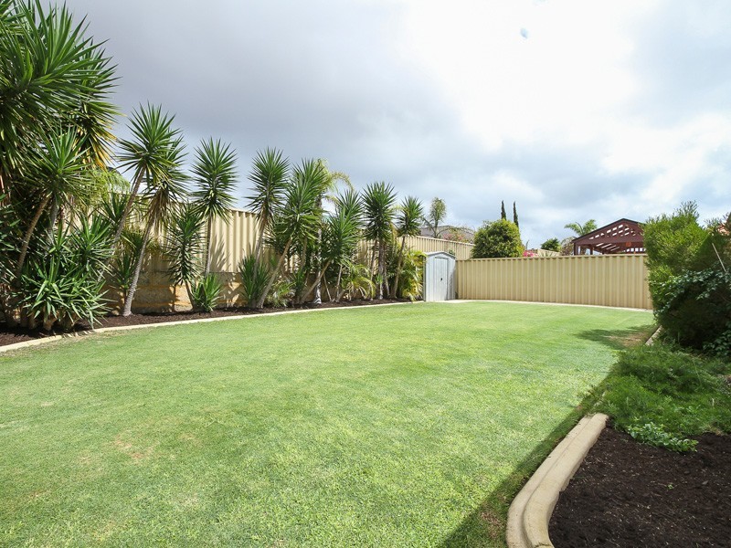 32 Shropshire Crescent, Butler WA 6036