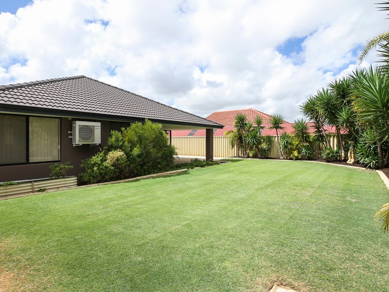 32 Shropshire Crescent, Butler WA 6036