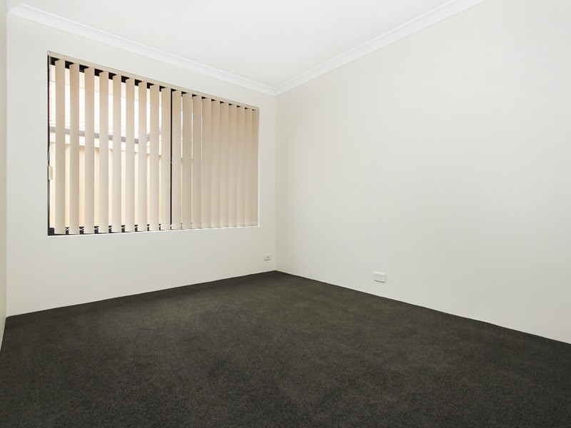 32 Shropshire Crescent, Butler WA 6036