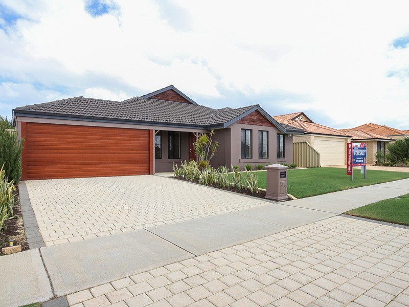 32 Shropshire Crescent, Butler WA 6036