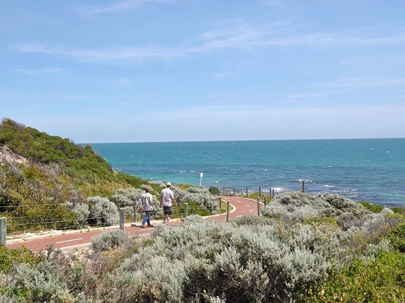 2/49 Discovery Circuit, Iluka WA 6028