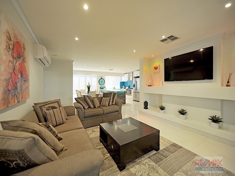 49 Houghton Drive*, Carramar WA 6031