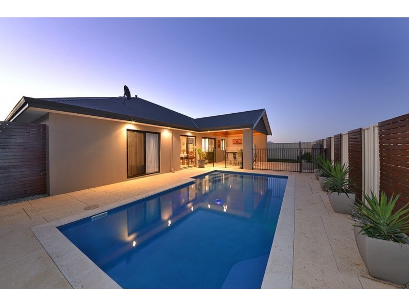 52 Crosthwait Circle, Tapping WA 6065