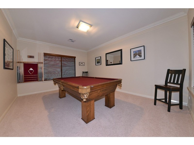 52 Crosthwait Circle, Tapping WA 6065