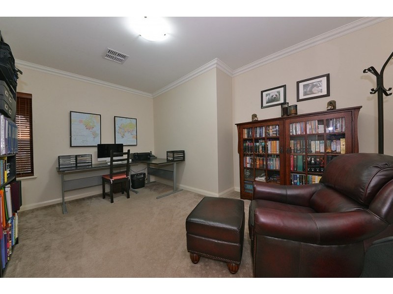 52 Crosthwait Circle, Tapping WA 6065