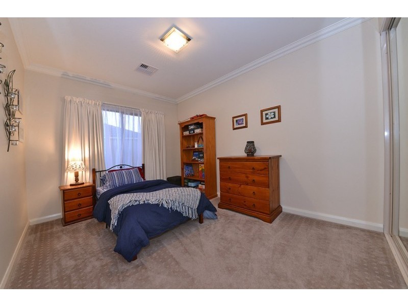 52 Crosthwait Circle, Tapping WA 6065