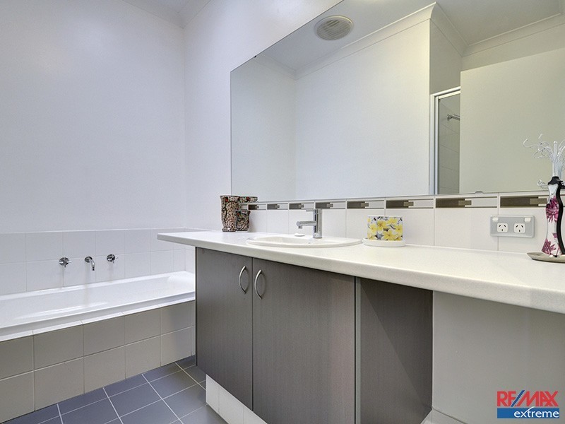 10 Portsalon Parkway, Butler WA 6036