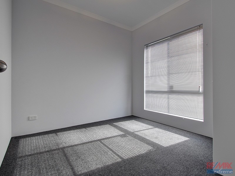 30 Sawtooth Bend, Banksia Grove WA 6031