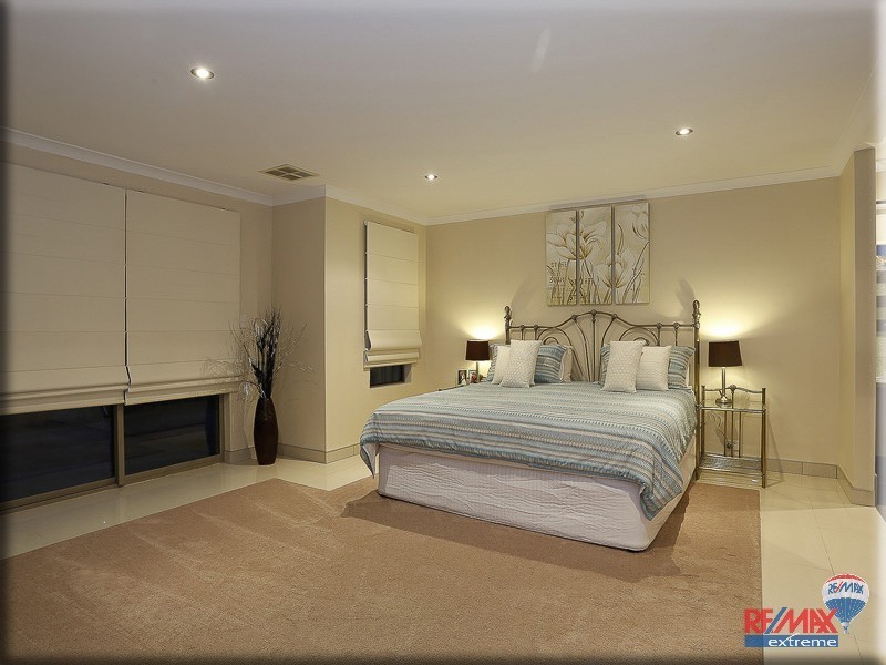 1 Helmsdale Loop, Butler WA 6036