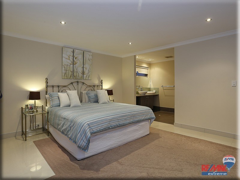 1 Helmsdale Loop, Butler WA 6036