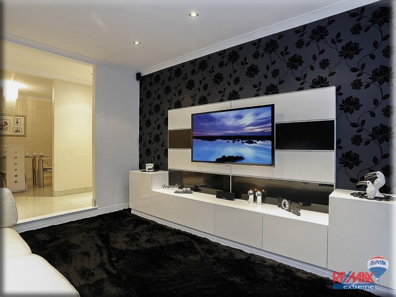 1 Helmsdale Loop, Butler WA 6036