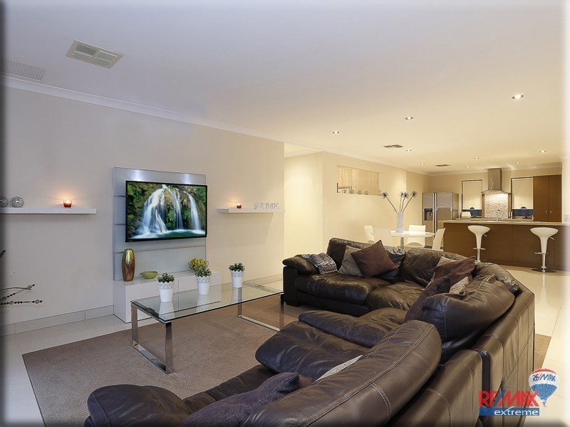 1 Helmsdale Loop, Butler WA 6036