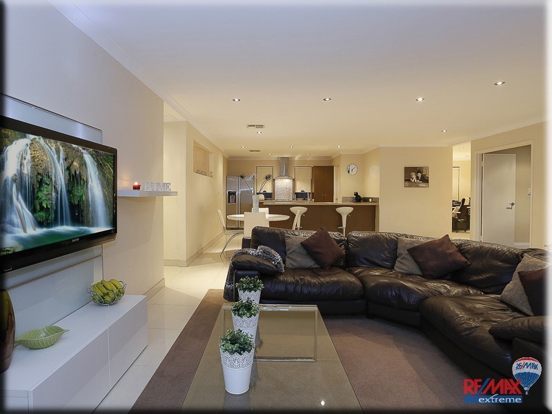 1 Helmsdale Loop, Butler WA 6036