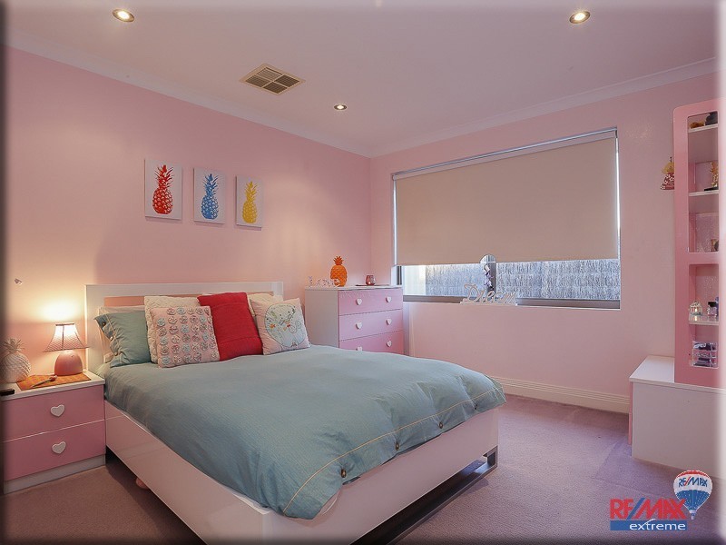 1 Helmsdale Loop, Butler WA 6036