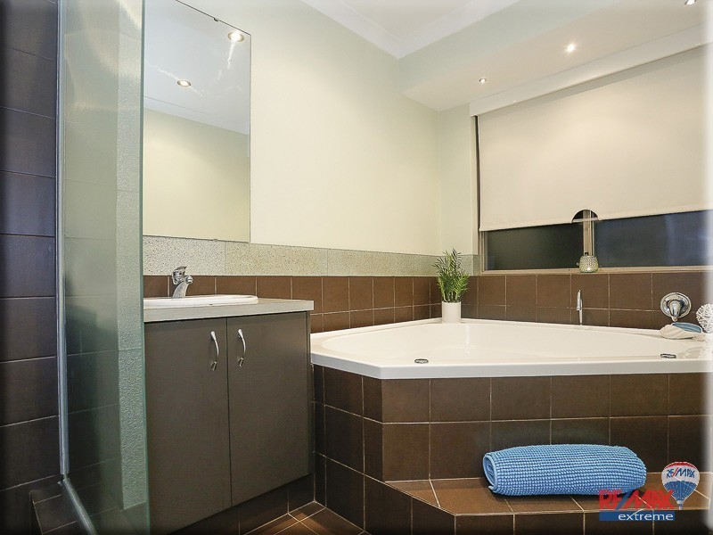 1 Helmsdale Loop, Butler WA 6036