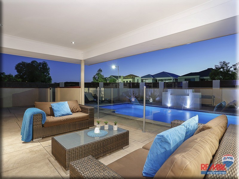 1 Helmsdale Loop, Butler WA 6036