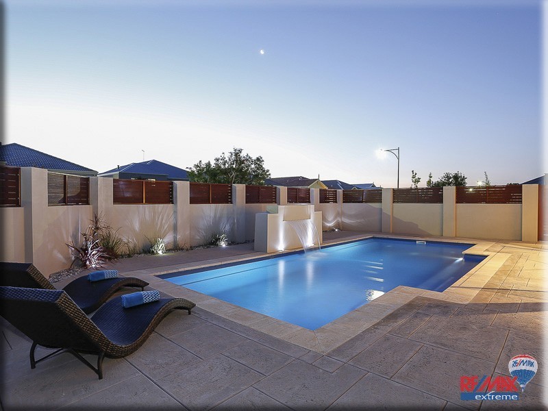 1 Helmsdale Loop, Butler WA 6036