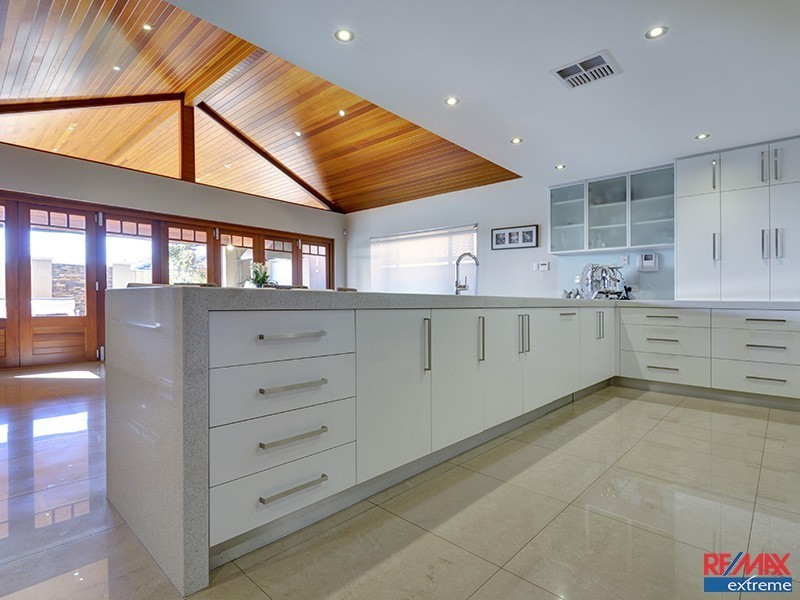 12 Balikpapan Avenue, Dianella WA 6059