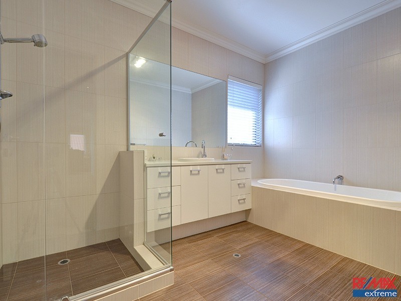 12 Balikpapan Avenue, Dianella WA 6059