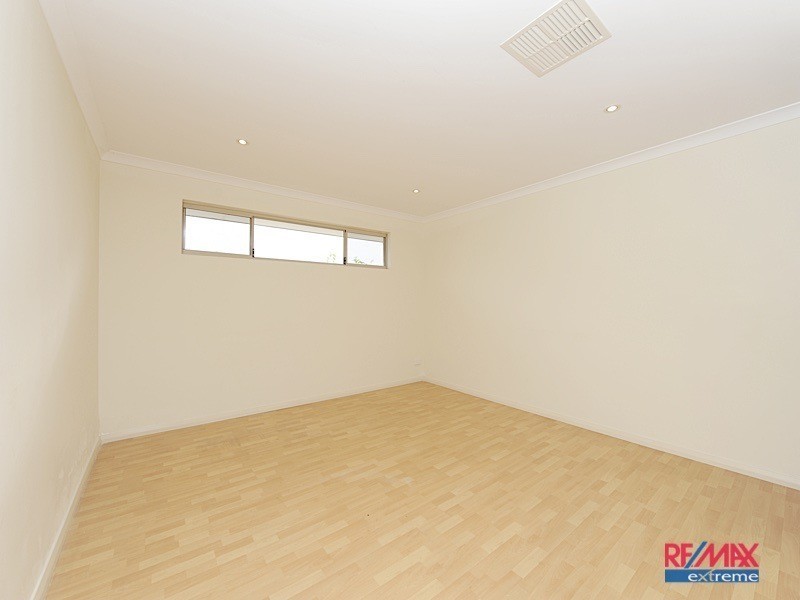 10 Baglione Green, Tapping WA 6065