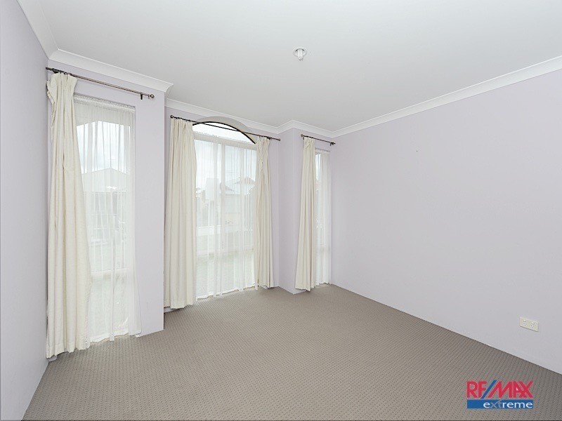 10 Baglione Green, Tapping WA 6065