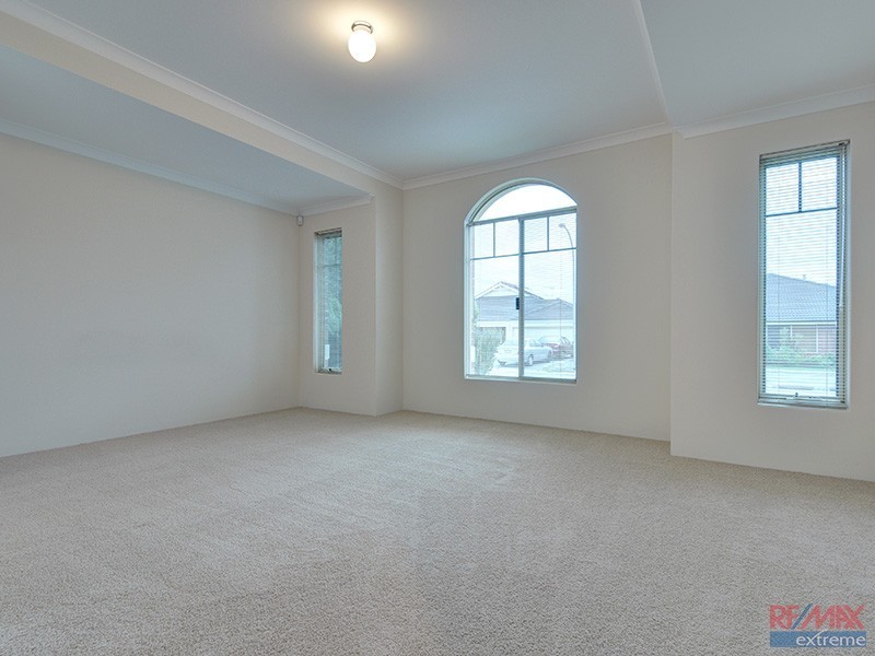 35 Higginsville Parade, Pearsall WA 6065