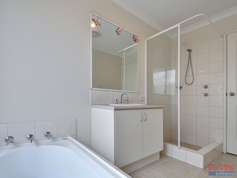 35 Higginsville Parade, Pearsall WA 6065