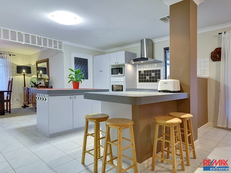39 Meadowbrook Promenade, Currambine WA 6028