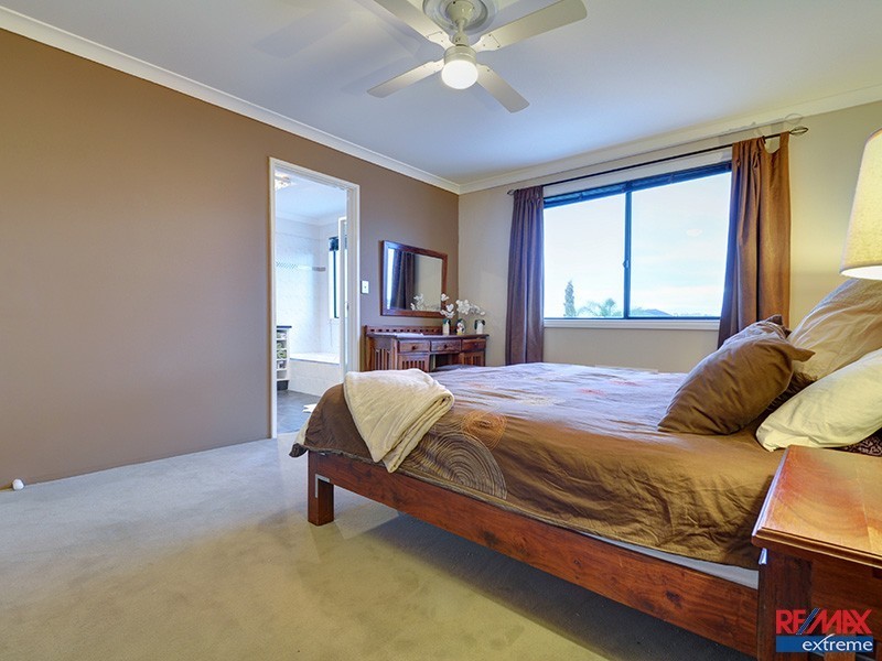 39 Meadowbrook Promenade, Currambine WA 6028