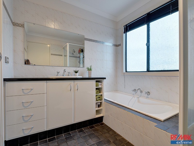 39 Meadowbrook Promenade, Currambine WA 6028