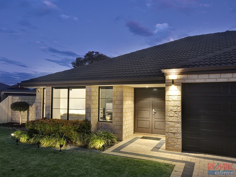 28 Overdene Pass, Banksia Grove WA 6031