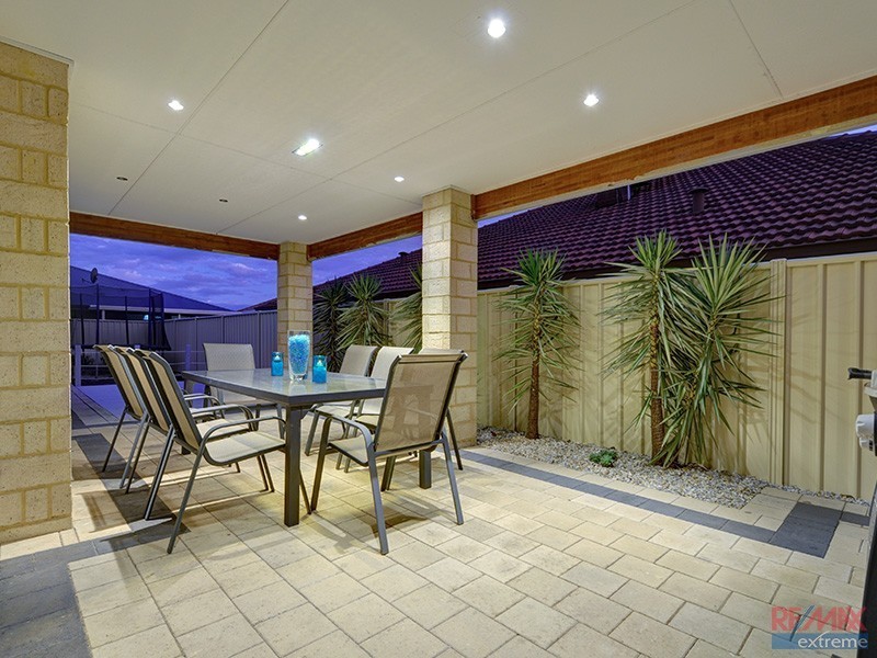 28 Overdene Pass, Banksia Grove WA 6031