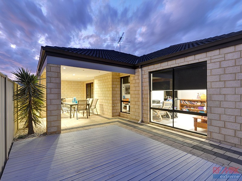 28 Overdene Pass, Banksia Grove WA 6031