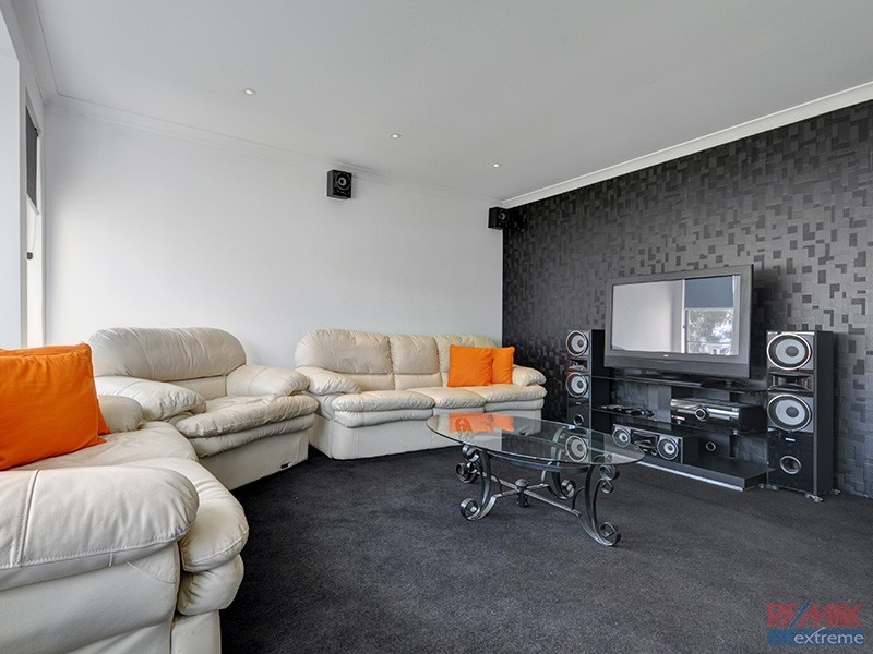 28 Overdene Pass, Banksia Grove WA 6031