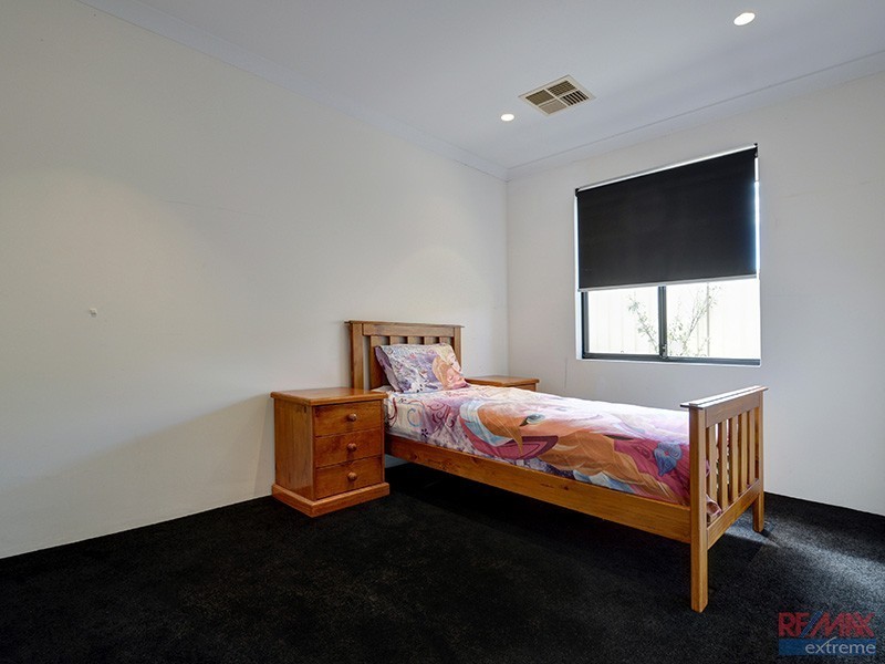 28 Overdene Pass, Banksia Grove WA 6031