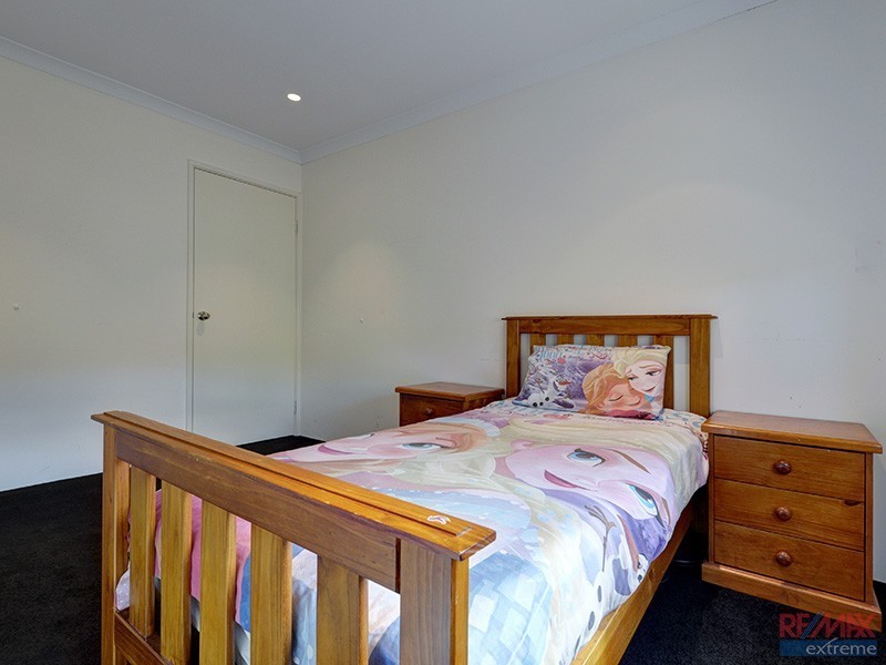 28 Overdene Pass, Banksia Grove WA 6031