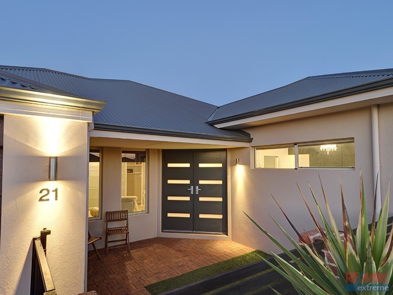 21 Seattle Elbow, Hocking WA 6065