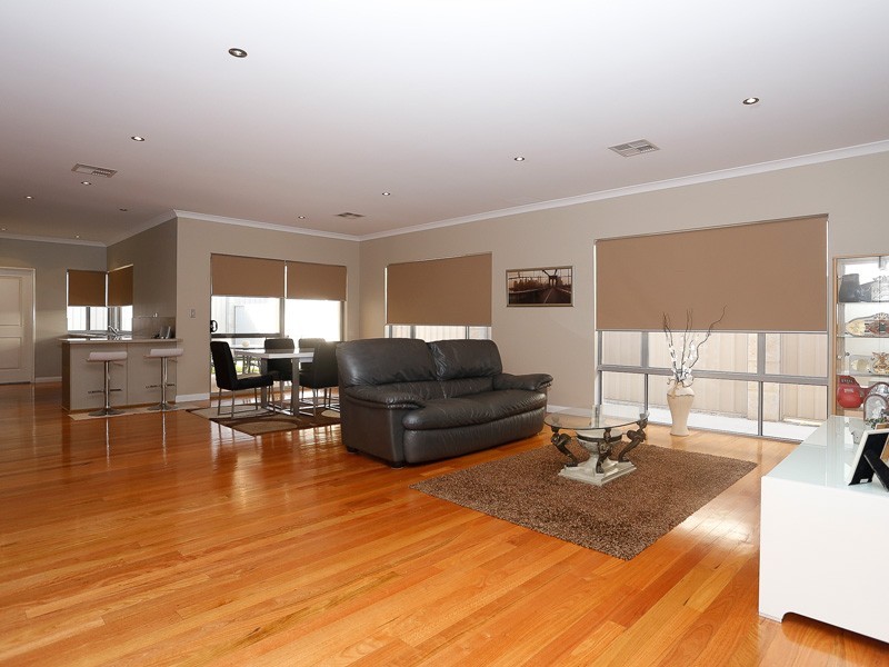 250 Santa Barbara Parade, Jindalee WA 6036