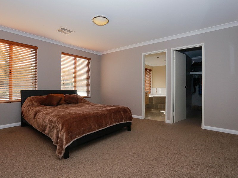 250 Santa Barbara Parade, Jindalee WA 6036