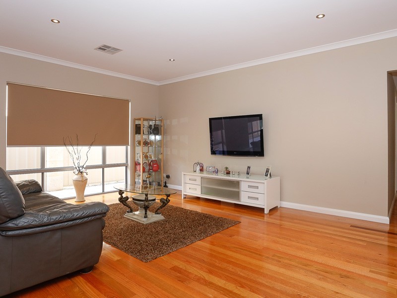 250 Santa Barbara Parade, Jindalee WA 6036