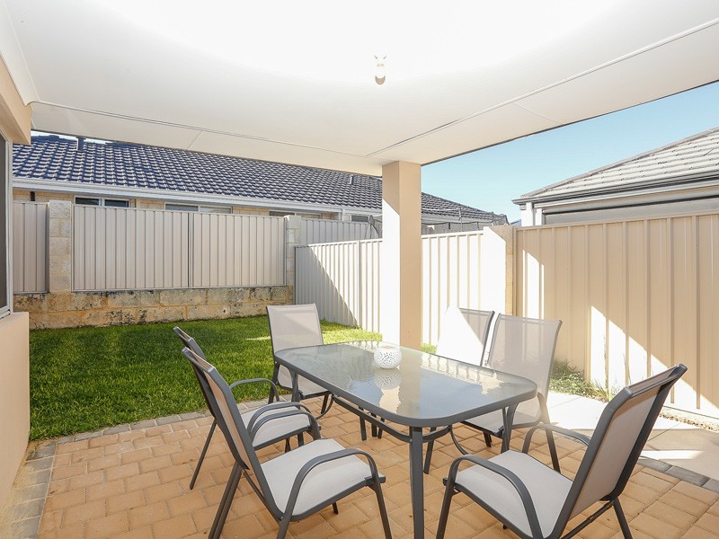 250 Santa Barbara Parade, Jindalee WA 6036