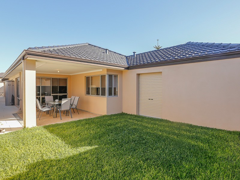 250 Santa Barbara Parade, Jindalee WA 6036