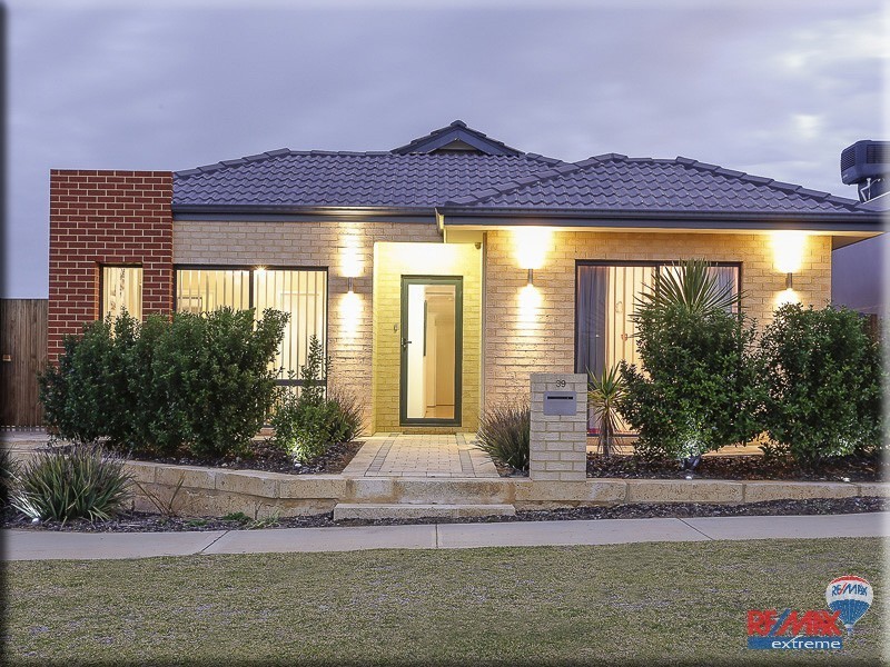 39 Helmsdale Loop, Butler WA 6036